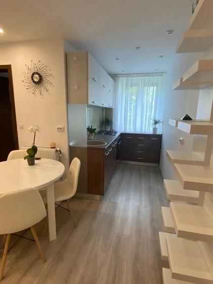 Apartament cu 3 camere decomandat în Berceni