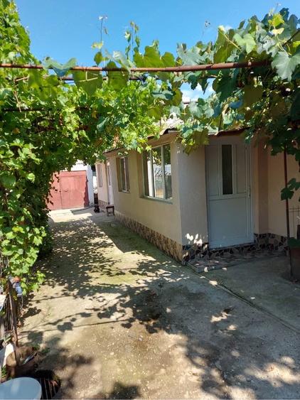 Casă cu 3 camere cu Teren 400 Mp în Central