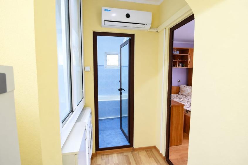 Apartament cu 2 camere decomandat în Micro 18