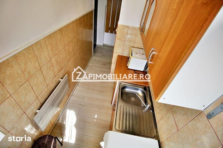 Apartament cu 2 camere semidecomandat în Dâmbu Pietros