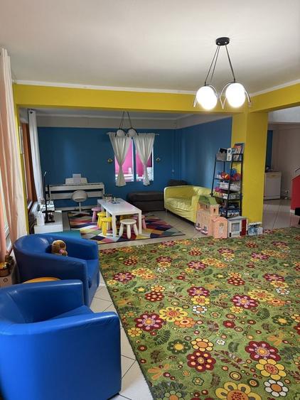 Casă cu 4 camere în Central