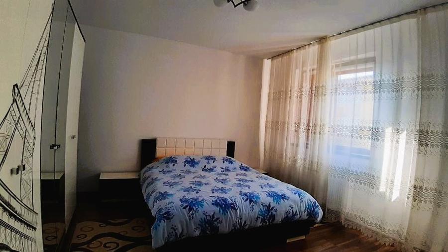 Apartament cu 2 camere decomandat, mobilat în Central