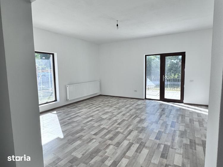 Casă cu 4 camere cu Teren 500 Mp în Bujoreni
