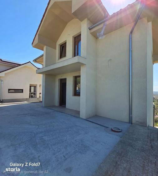 Casă cu 5 camere cu Teren 500 Mp în Podgoria