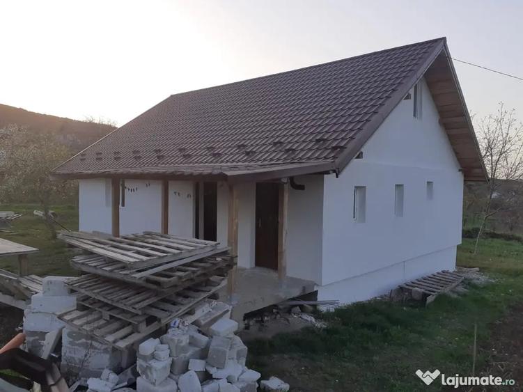 Casă cu 3 camere în Central