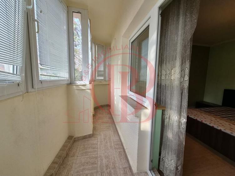 Apartament cu 3 camere decomandat, mobilat în Vitan