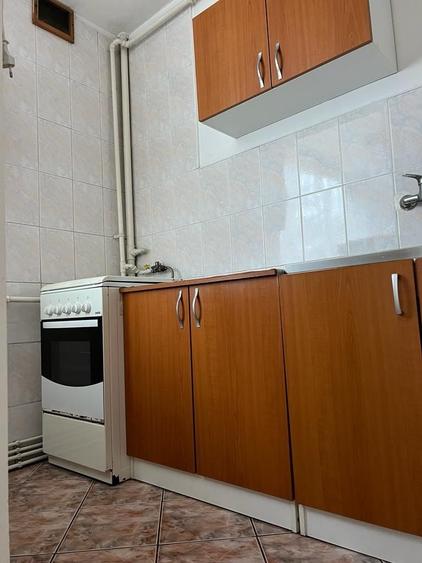 Garsonieră decomandată în Tudor
