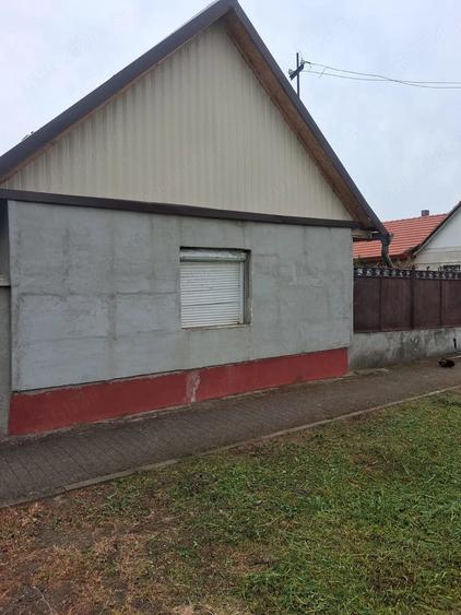 Casă cu 2 camere cu Teren 1090 Mp în Central