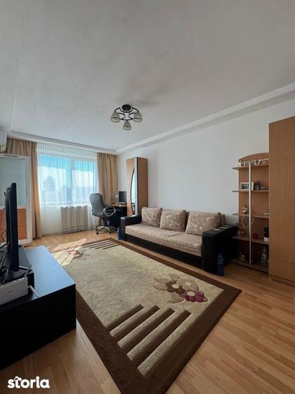 Apartament cu 3 camere decomandat în Rahova