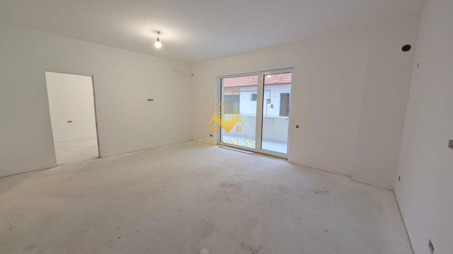 Apartament cu 2 camere semidecomandat, mobilat în Central — fotografia 1