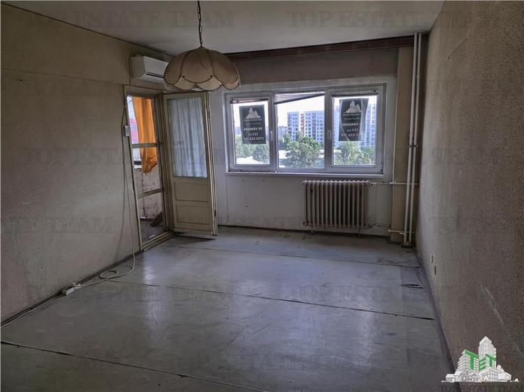 Apartament cu 3 camere decomandat în Lujerului