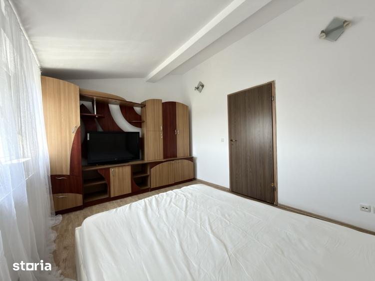 Apartament cu 3 camere semidecomandat în Bucovina