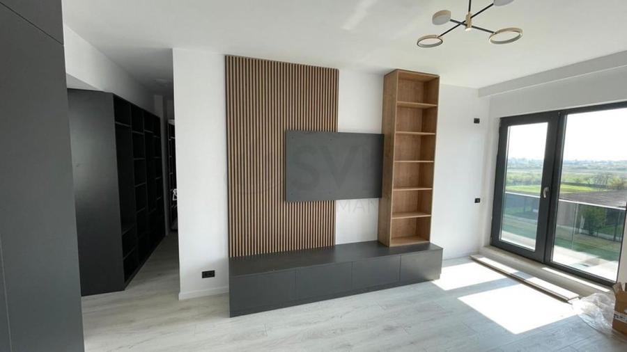 Apartament cu 4 camere decomandat în Sisești