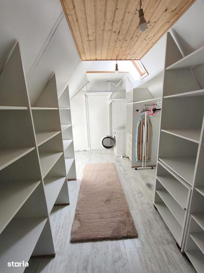 Apartament cu 4 camere în Schei