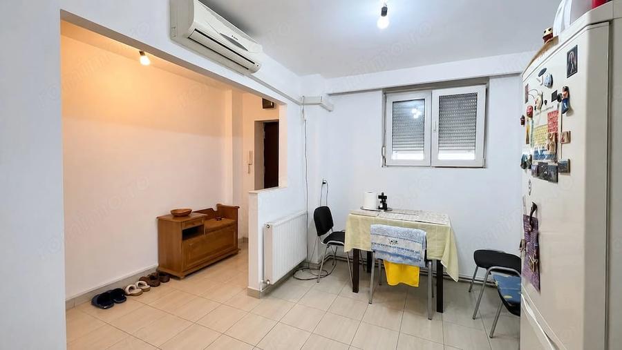 Apartament cu 3 camere decomandat în Complex Studențesc