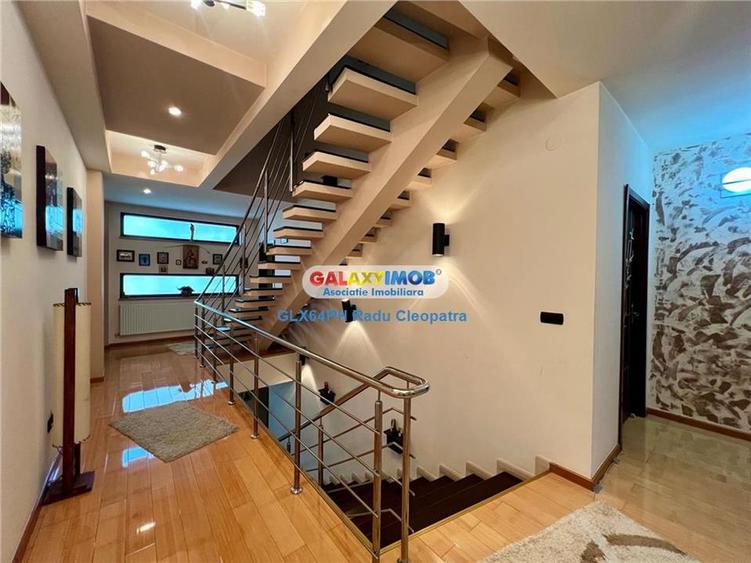 Casă cu 7 camere cu Teren 751 Mp în Albert