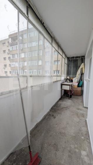 Apartament cu 4 camere decomandat, mobilat în Republicii