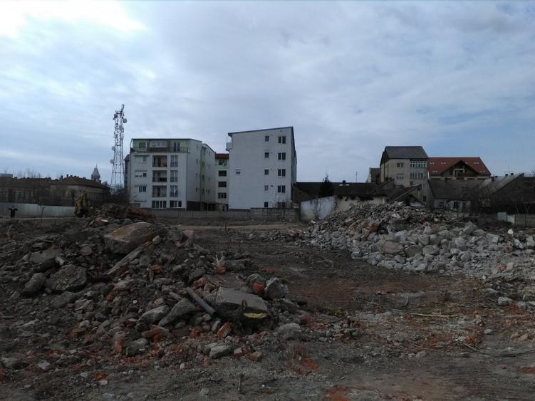 Teren intravilan de 2717 mp, în Central