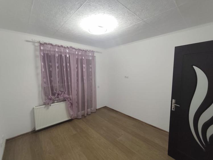 Apartament cu 4 camere decomandat, mobilat în Florești