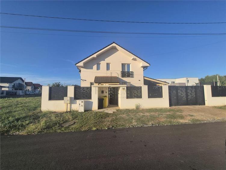 Casă individuală cu 5 camere cu Teren 501 Mp în Ghiroda