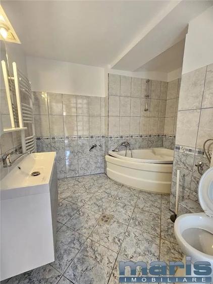 Casă cu 4 camere cu Teren 130 Mp în Central