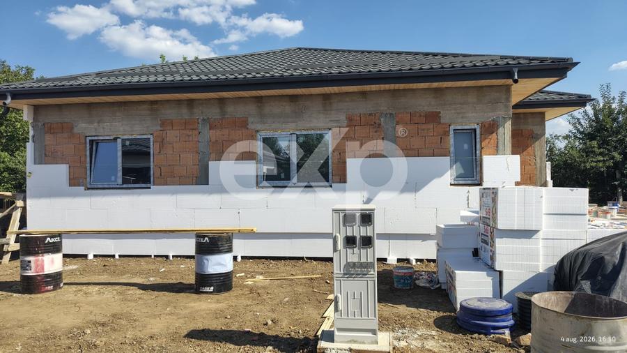 Casă individuală cu 4 camere cu Canalizare în Clinceni