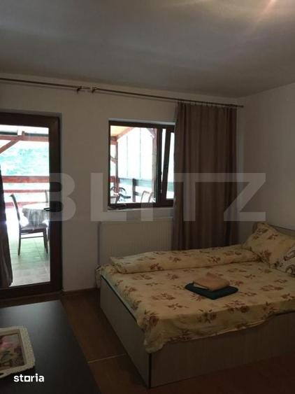 Casă cu 5 camere cu Teren 1000 Mp în Est