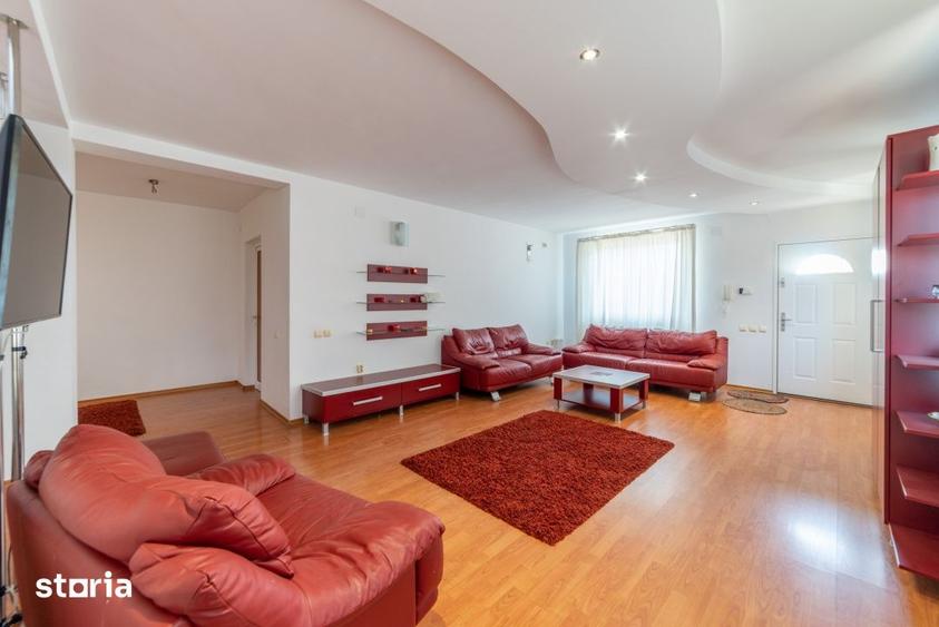 Casă cu 6 camere cu Teren 475 Mp în Găvana