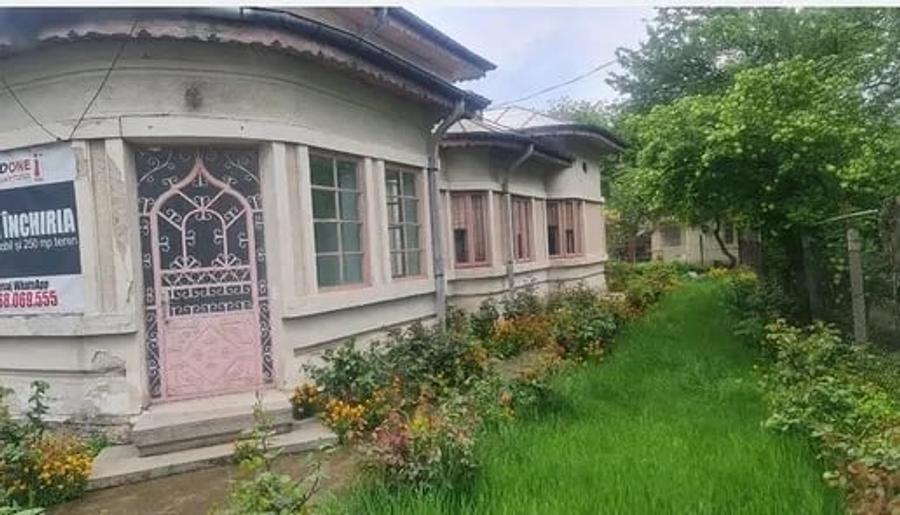 Casă cu Teren 600 Mp în Central