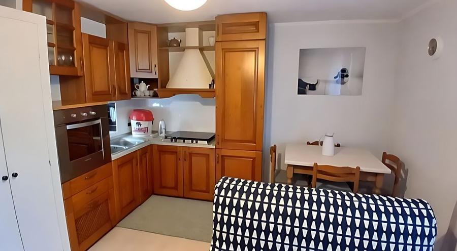 Apartament cu 2 camere decomandat, mobilat în Cetate
