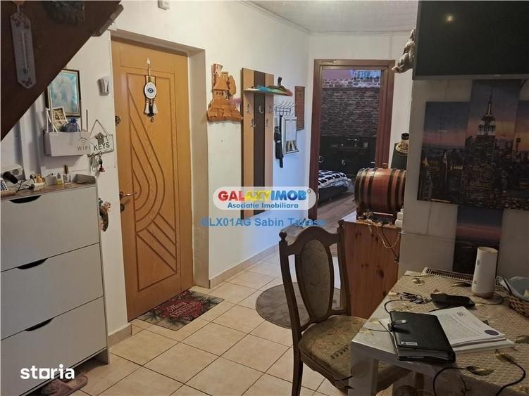 Apartament cu 3 camere decomandat în Găvana