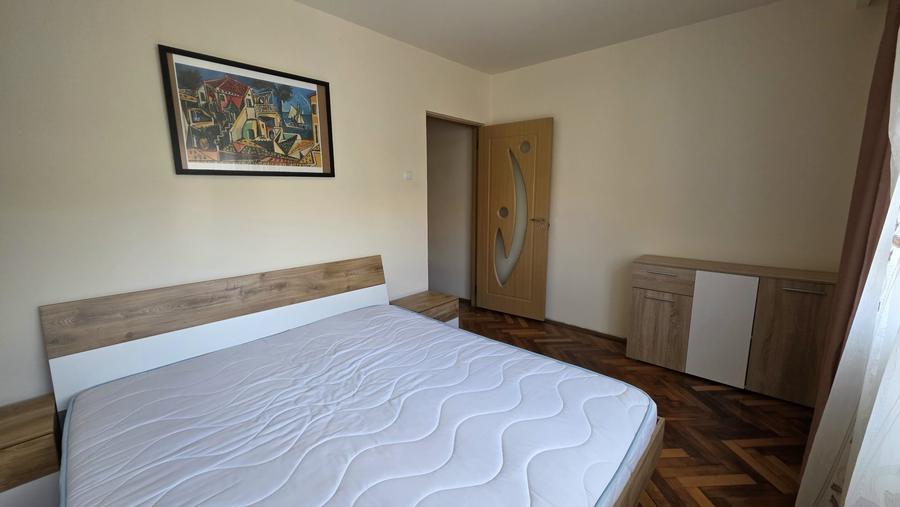Apartament cu 3 camere semidecomandat, mobilat în Circumvalațiunii