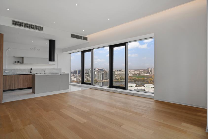 Apartament cu 4 camere semidecomandat, mobilat în Floreasca