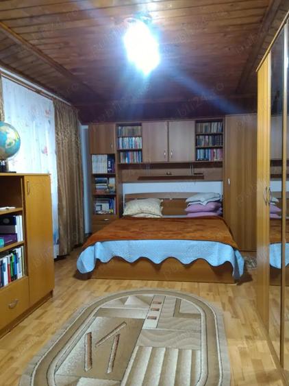 Casă cu 4 camere în Central
