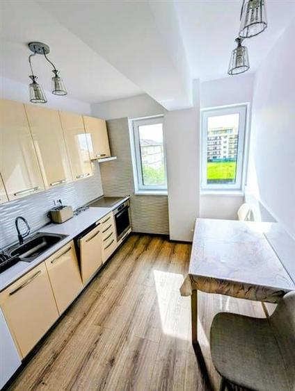 Apartament cu 2 camere decomandat în Tractorul — fotografia 3