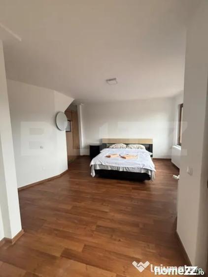 Casă cu 10 camere cu Teren 1000 Mp în Mănăștur