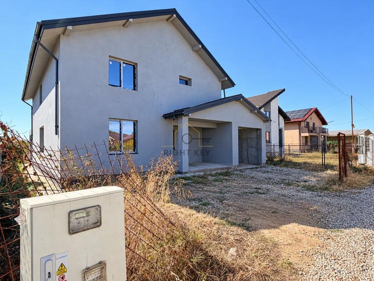 Casă individuală cu 5 camere cu Canalizare în Domnești