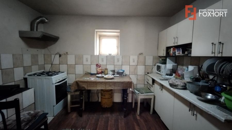 Casă individuală cu 5 camere cu Teren 1789 Mp în Checea