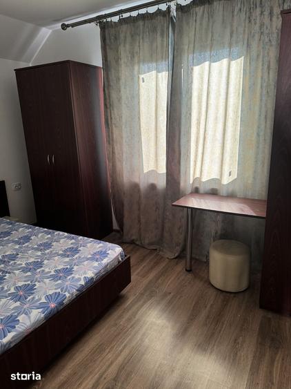 Casă cu 10 camere cu Teren 300 Mp în Central