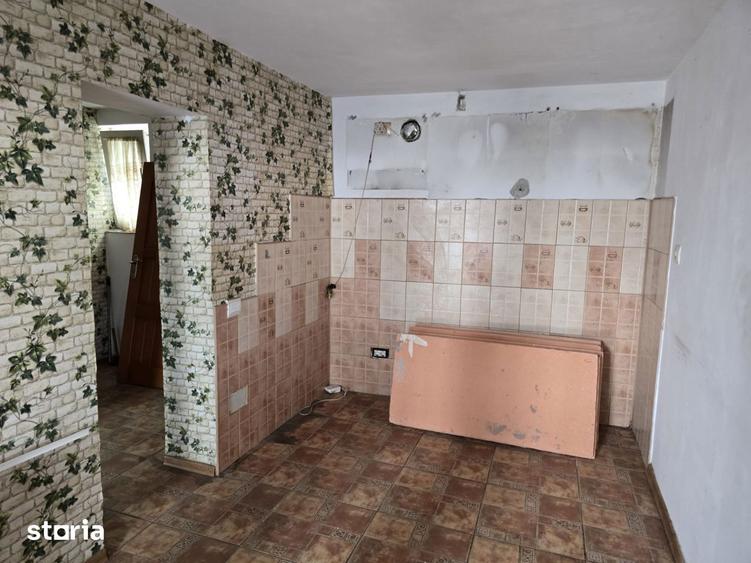 Casă cu 2 camere cu Canalizare în Central
