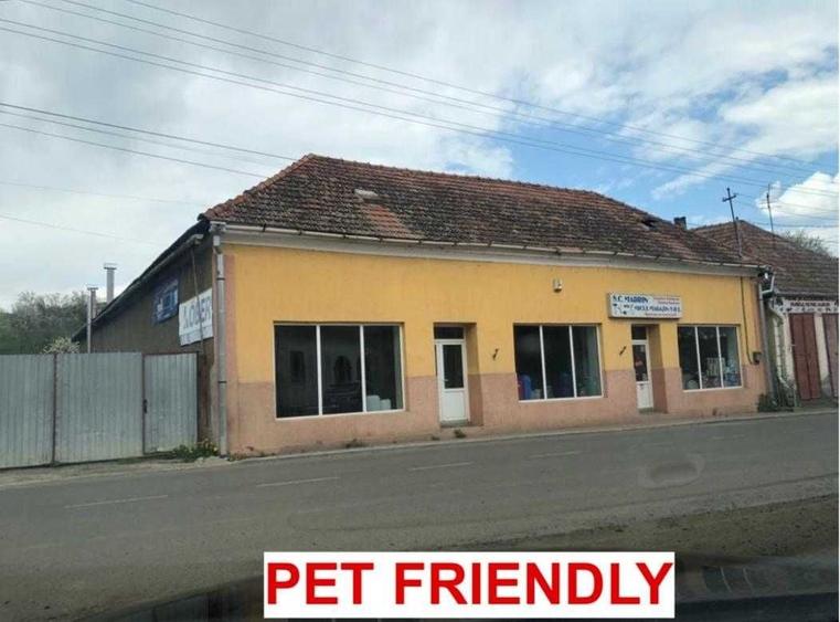 Casă cu 4 camere cu Teren 2000 Mp în Iara