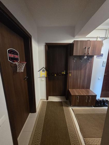 Apartament cu 3 camere decomandat, mobilat în Central