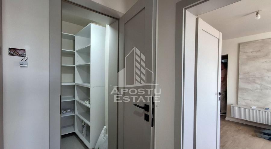 Apartament cu 4 camere semidecomandat, mobilat în Micălaca