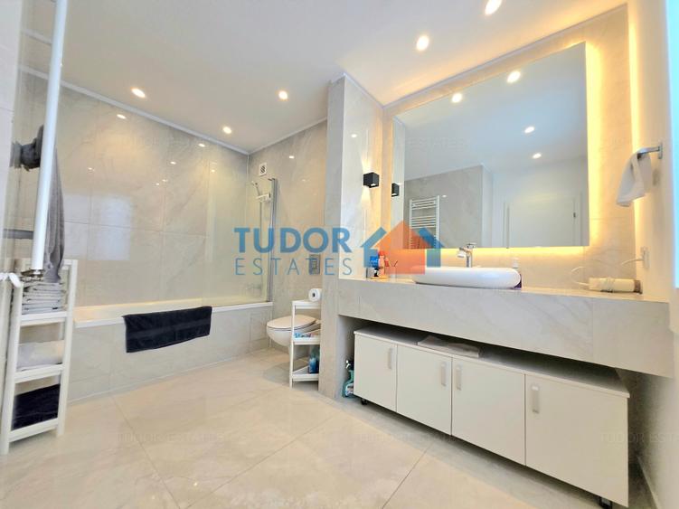 Duplex cu 9 camere cu Garaj în Pipera