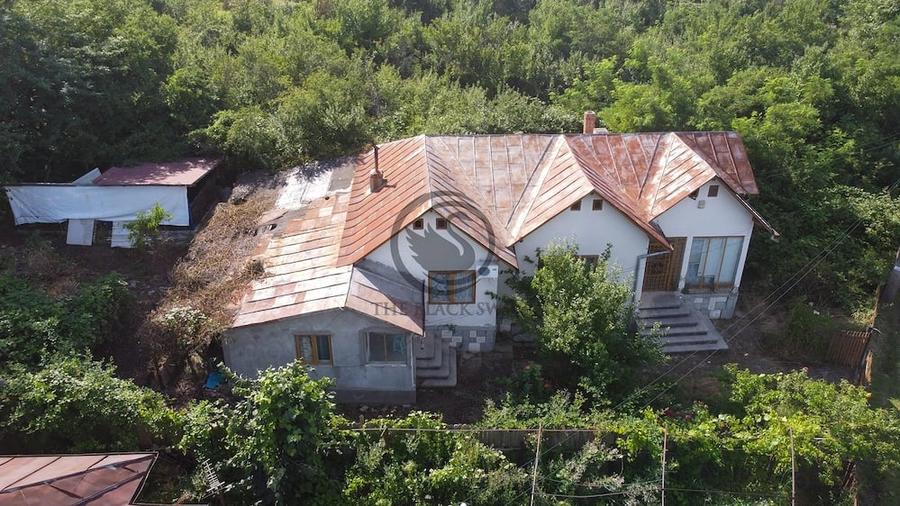 Casă cu 5 camere cu Teren 2407 Mp în Găgeni
