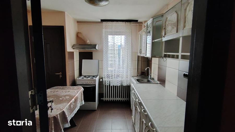 Apartament cu 2 camere semidecomandat în Calea București