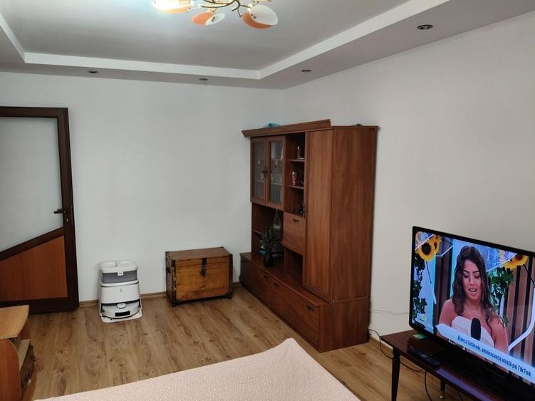 Apartament cu 2 camere decomandat în Exterior Vest