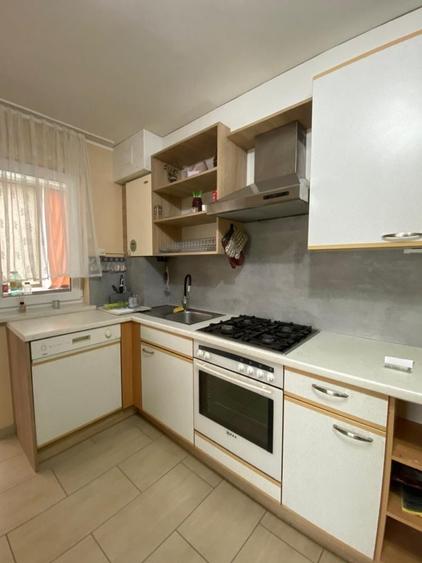 Apartament cu 2 camere decomandat în Micro 15