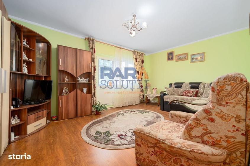 Apartament cu 3 camere decomandat în Horia