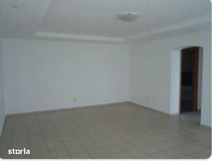 Casă cu 7 camere cu Teren 250 Mp în Vitan